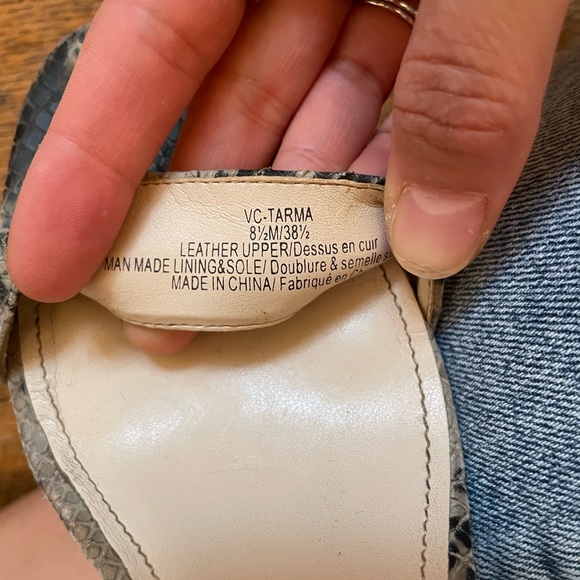 Vince Camuto heels - Picture 4 of 4